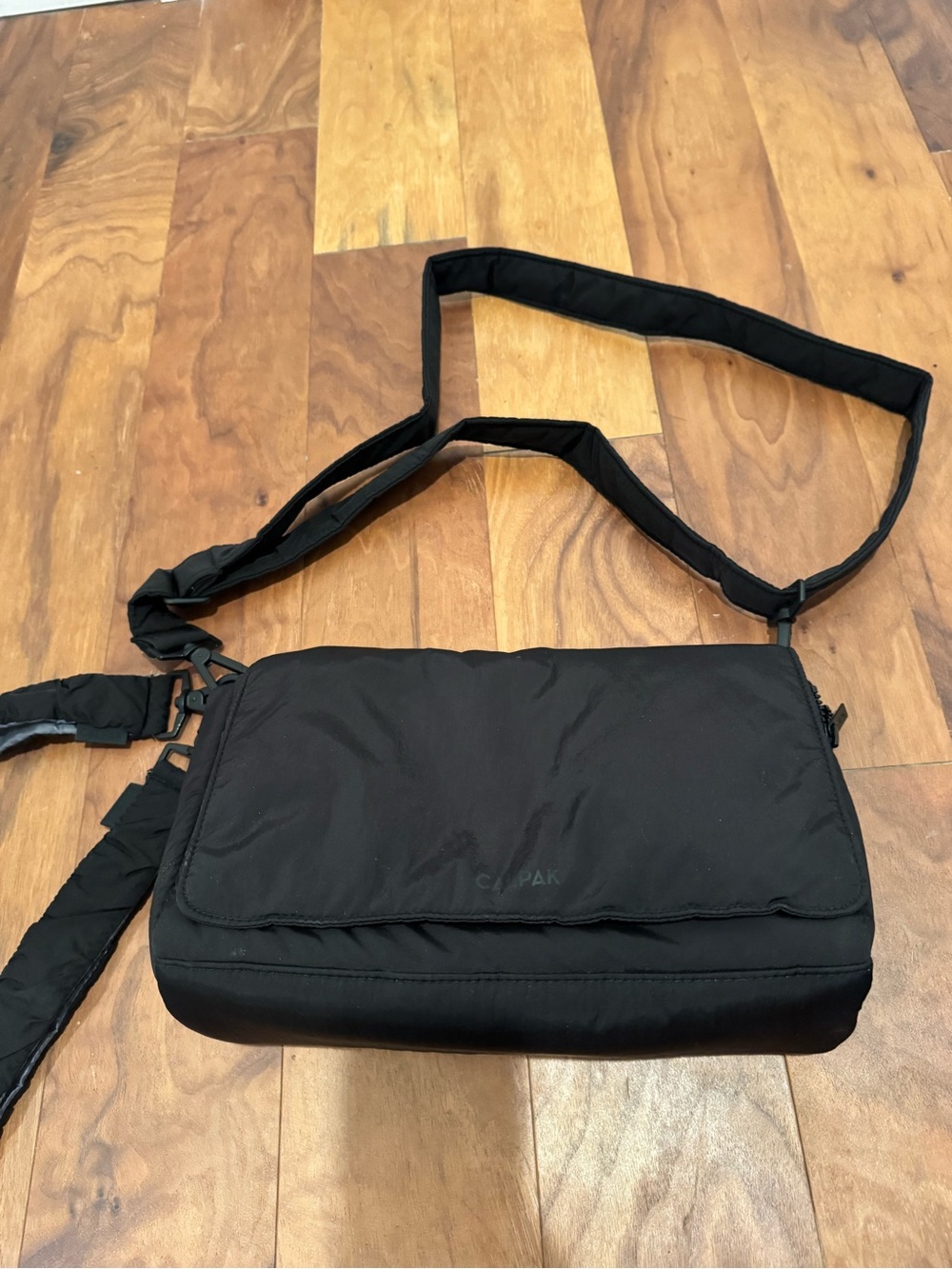 CALPAK Convertible Stroller
Caddy Crossbody